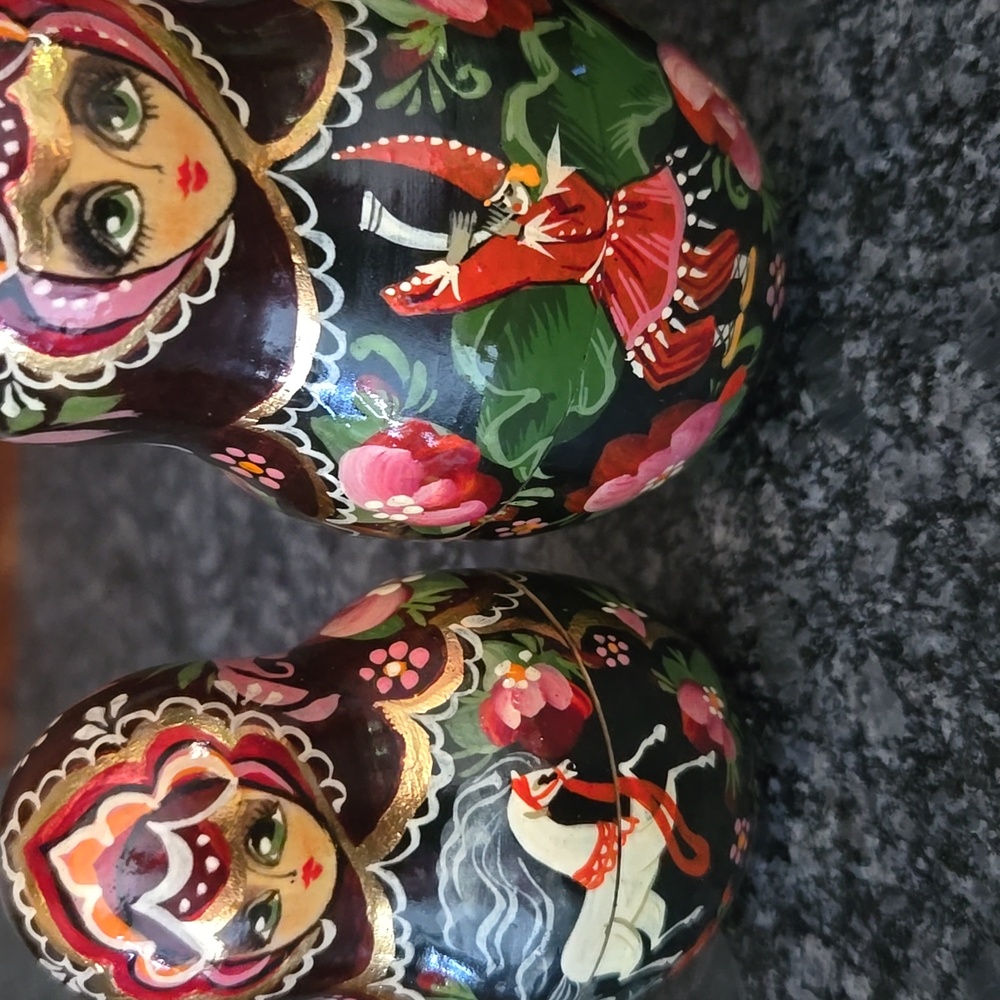 Vintage Russian Matryoshka 9 Piece Handpainted Nesting Wood Dolls - Picture 10 of 16